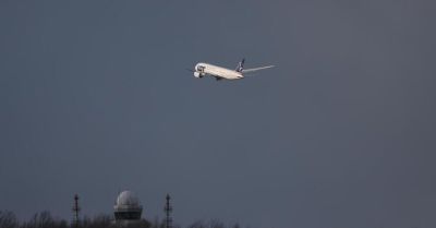 Urząd Lotnictwa Cywilnego: oślepianie załóg statków powietrznych laserem to plaga